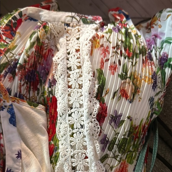 Colorful Floral Halter Dress - Picture 5 of 6